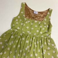 Deep square neckline