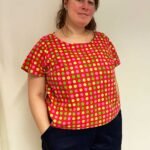 Red + green dotty cotton tee - ref 177 - Resale item - Approx UK 18-20