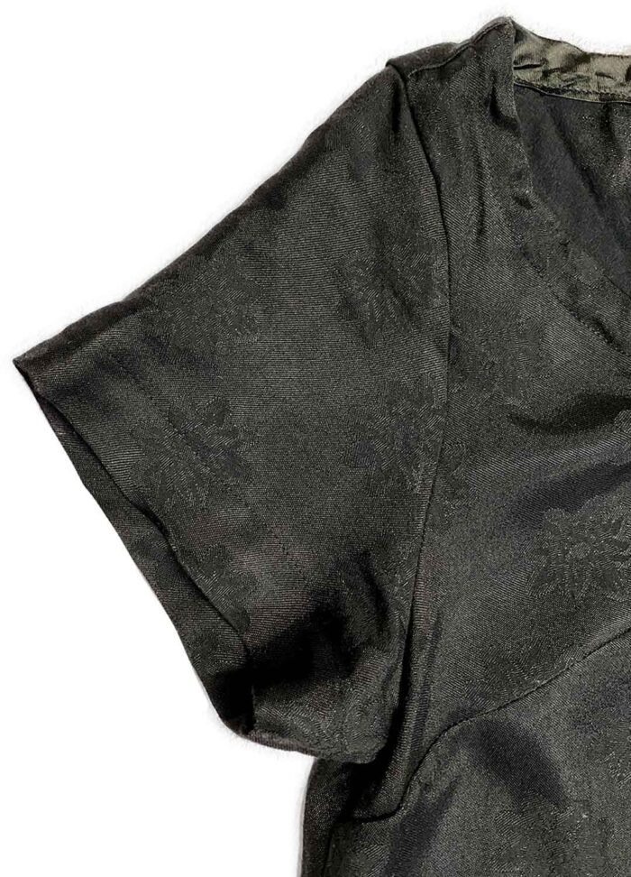 Black Floral Satin Tee - ref 237 - Resale item - Approx 6-8 - Image 2