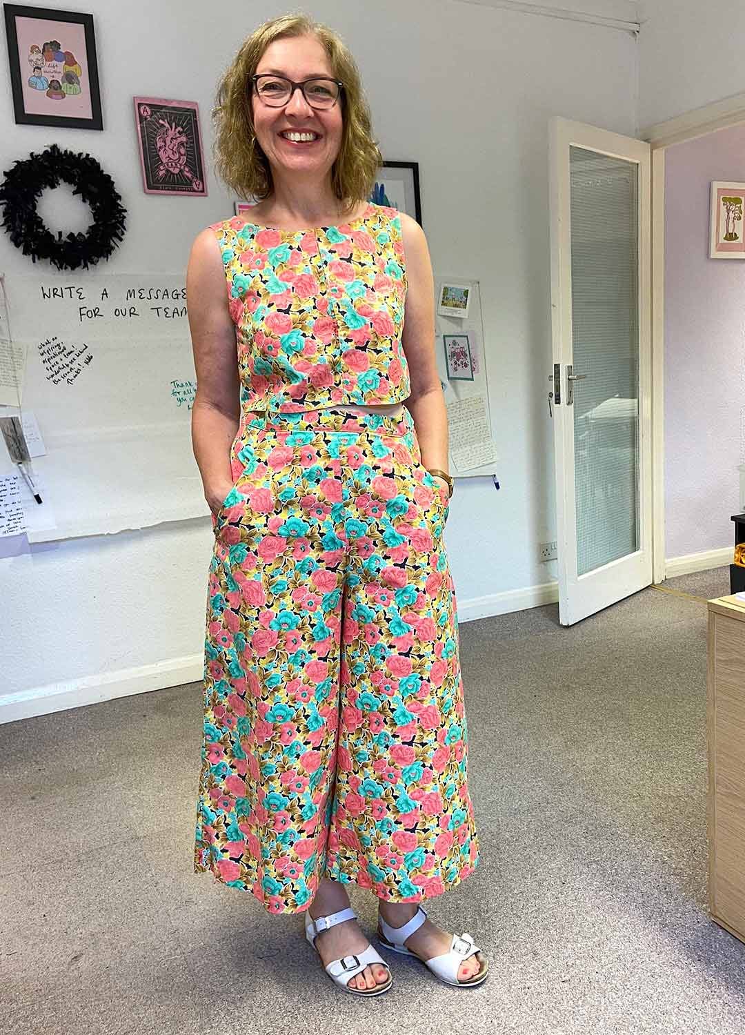 Big bloom culottes two piece - ref 266 - Resale item - Approx UK 12-14 Big bloom culottes two piece - ref 266 - Resale item - Approx UK 12-14 - Image 1